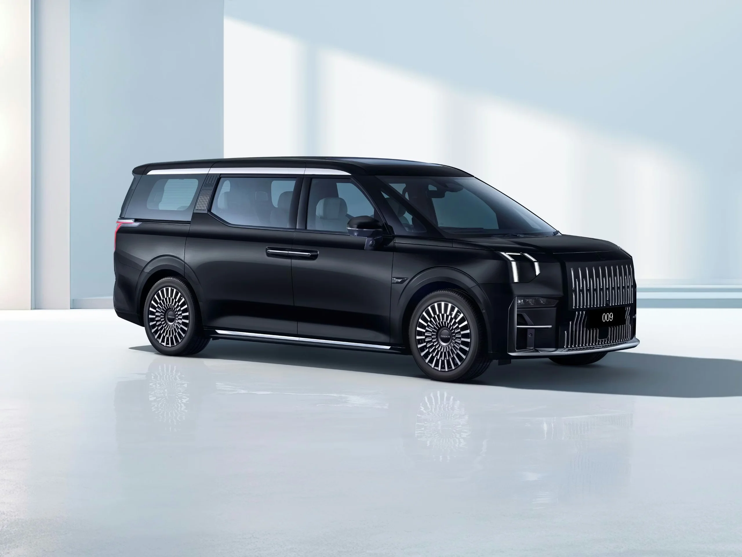 ZEEKR 009 Executive (7-Seater AWD)